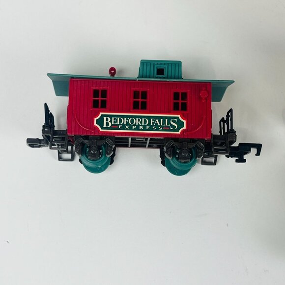 Bedford Falls Express Village Train Set With Station & 3 Train Cars NO ENGINE - Picture 5 of 7